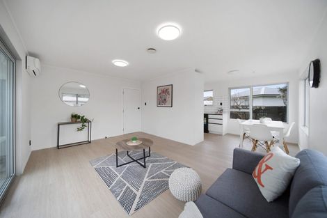 Photo of property in 15 Penderford Place, Mangere East, Auckland, 2024