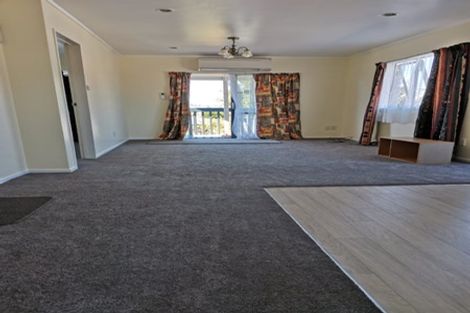 Photo of property in 43 Walworth Avenue, Pakuranga Heights, Auckland, 2010