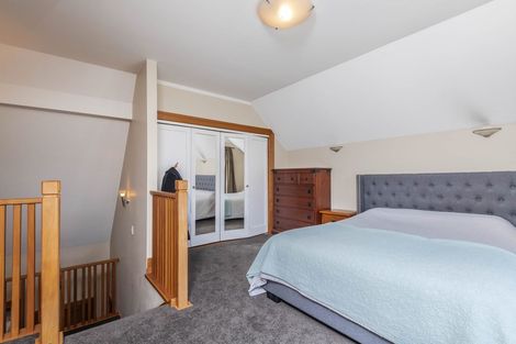Photo of property in 210 Oriental Parade, Oriental Bay, Wellington, 6011