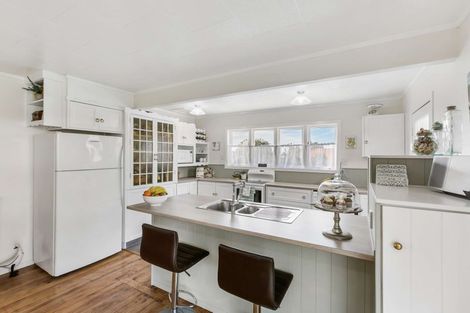 Photo of property in 30 Queen Street, Te Puke, 3119