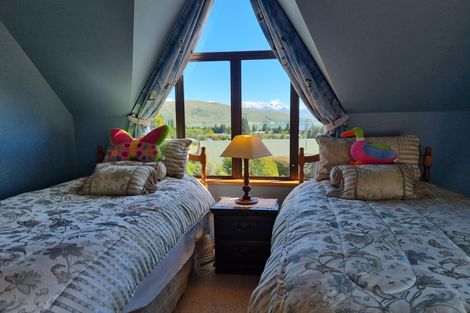Photo of property in 5 Burnett Place, Lake Tekapo, 7999