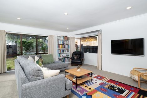 Photo of property in 11 Javelin Place, West Harbour, Auckland, 0618