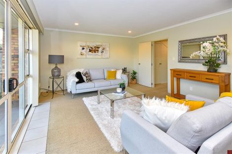 Photo of property in 8 Lime Crescent, Papakura, 2110