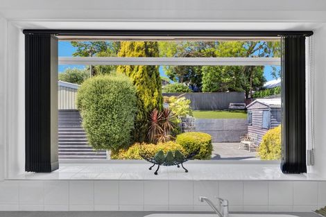 Photo of property in 233 Fifield Terrace, Opawa, Christchurch, 8023