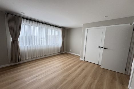 Photo of property in 42 Manu Place, Pinehill, Auckland, 0632