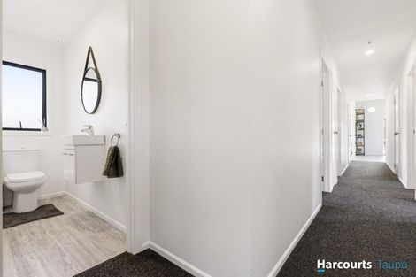 Photo of property in 92 Lisland Drive, Kinloch, Taupo, 3377