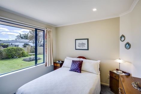 Photo of property in 2 Chelsea Drive, Taradale, Napier, 4112