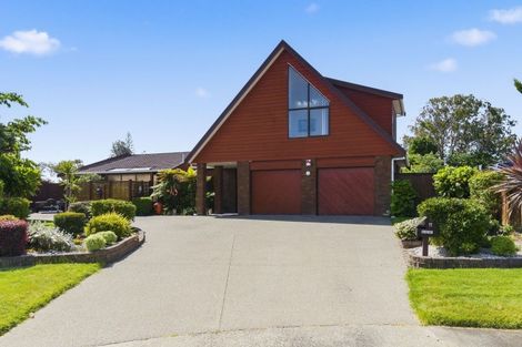 Photo of property in 11 Oakwood Grove, Paraparaumu Beach, Paraparaumu, 5032