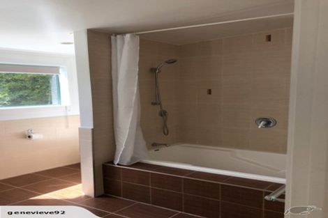 Photo of property in 50a Megan Avenue, Pakuranga Heights, Auckland, 2010