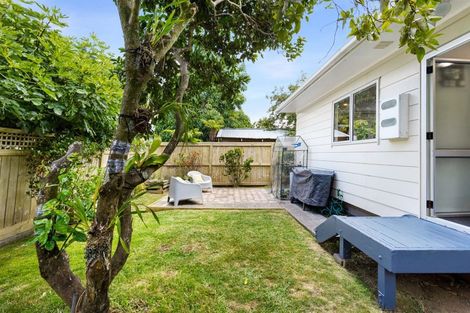 Photo of property in 60 Taikata Road, Te Atatu Peninsula, Auckland, 0610