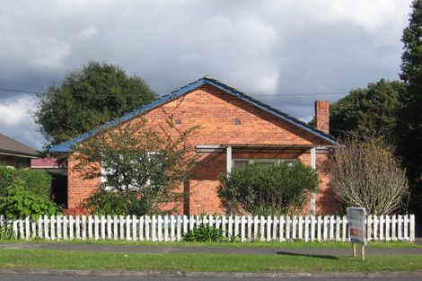 Photo of property in 62 Taikata Road, Te Atatu Peninsula, Auckland, 0610