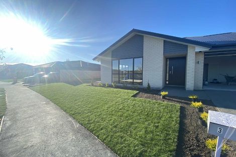 Photo of property in 33 Fearne Drive, Woodend, 7610