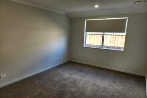 Photo of property in 5 Old Stone Lane, Cracroft, Christchurch, 8022