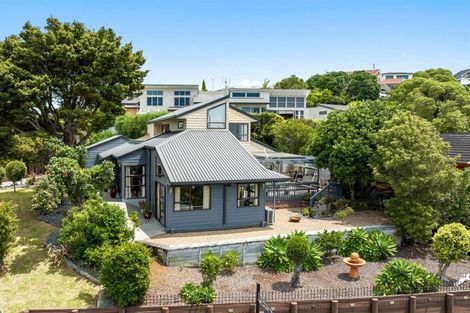 Photo of property in 32 Layton Road, Manly, Whangaparaoa, 0930
