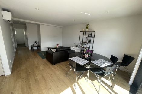 Photo of property in 2/12 Beechwood Road, Rothesay Bay, Auckland, 0630