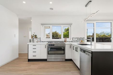 Photo of property in 59 Pacific Road, North New Brighton, Christchurch, 8083