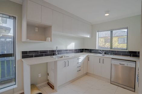 Photo of property in 13 Crossandra Drive, Mangere, Auckland, 2022