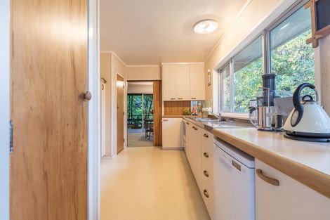 Photo of property in 201 Godley Road, Titirangi, Auckland, 0604