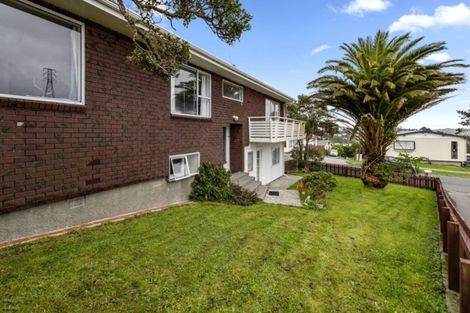 Photo of property in 37 Edgecombe Street, Newlands, Wellington, 6037