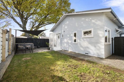 Photo of property in 33 Featherston Street, Takaro, Palmerston North, 4412