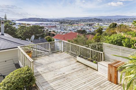 Photo of property in 118 Sutherland Road, Melrose, Wellington, 6023