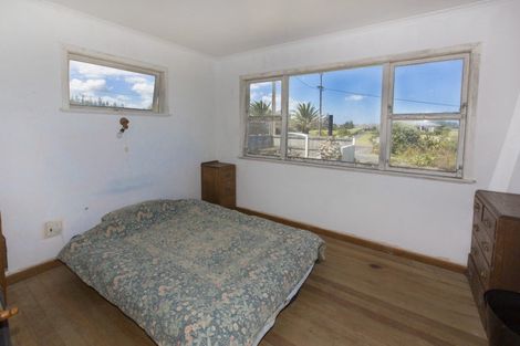 Photo of property in 32 Ripiro Drive, Baylys Beach, Dargaville, 0377