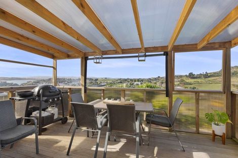 Photo of property in 18 Puka Place, Raglan, 3225