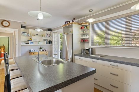 Photo of property in 10 Kohekohe Road, Waikanae, 5036