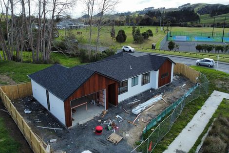 Photo of property in 2 Mahi Road, Helensville, 0800