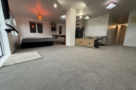 Photo of property in 117 Pupuke Road, Northcote, Auckland, 0627