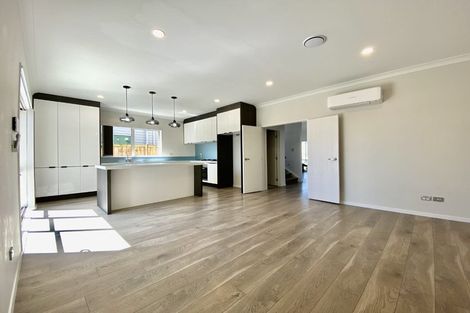 Photo of property in 70 Donegal Park Drive, Flat Bush, Auckland, 2019