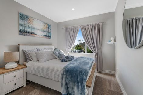 Photo of property in 12 Vera Court, Silverdale, 0932