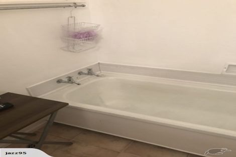 Photo of property in 100 Main Road, Waikanae, 5036