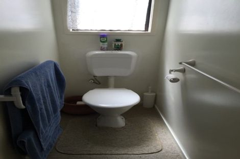 Photo of property in 3 Fayette Place, Te Atatu South, Auckland, 0610