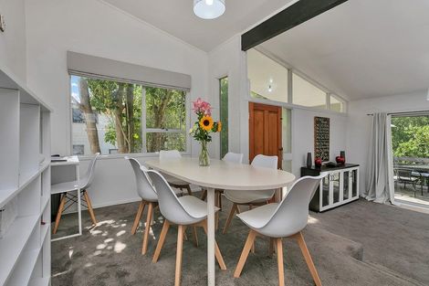 Photo of property in 10 Regency Place, Sunnynook, Auckland, 0632