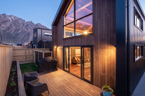 Photo of property in 10 Rushland Road, Jacks Point, 9371