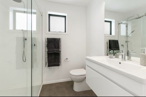 Photo of property in 96u3 Washington Avenue, Brooklyn, Wellington, 6021