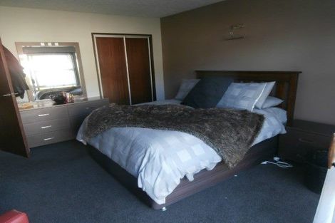 Photo of property in 5 Salford Avenue, Redwood, Christchurch, 8051