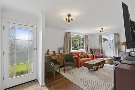 Photo of property in 18 Cowling Road, Hurdon, New Plymouth, 4310