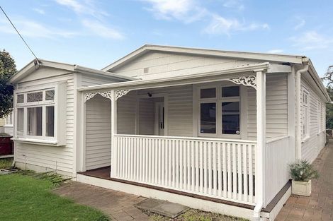 Photo of property in 22 Riddlers Crescent, Petone, Lower Hutt, 5012