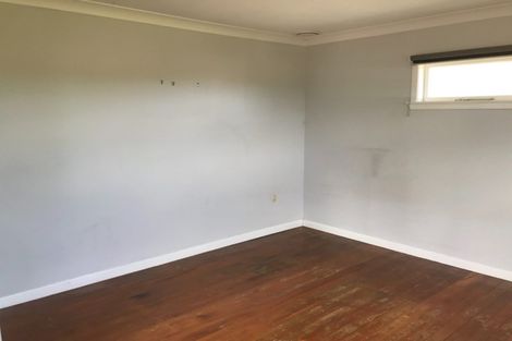 Photo of property in 15 Toru Street, Te Atatu Peninsula, Auckland, 0610