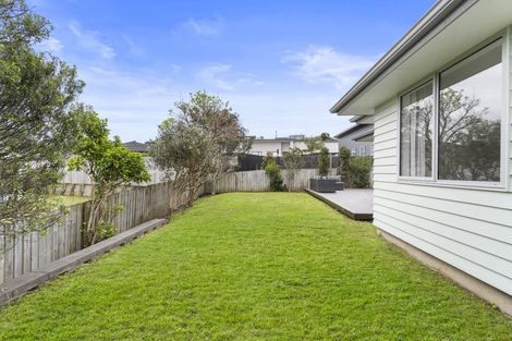 Photo of property in 5 Tee Point, Red Beach, 0932