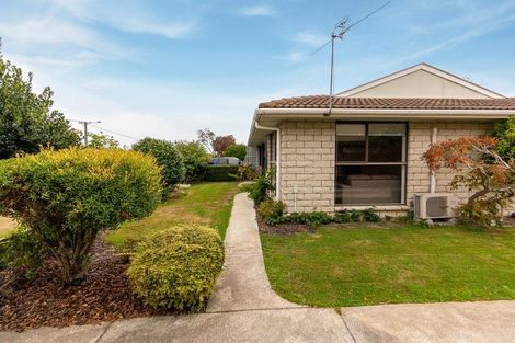 Photo of property in 16 Veitches Road, Casebrook, Christchurch, 8051