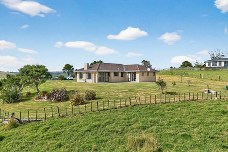 Photo of property in 667 Pahi Road, Pahi, Paparoa, 0571