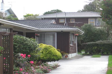 Photo of property in 2/16 Eyre Street, Henderson, Auckland, 0612