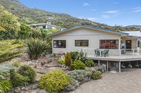 Photo of property in 11 Field Terrace, Okiwi Bay, French Pass, 7193