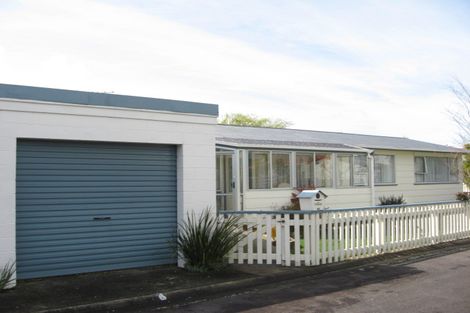 Photo of property in 6 Tainui Terrace, Inglewood, 4330