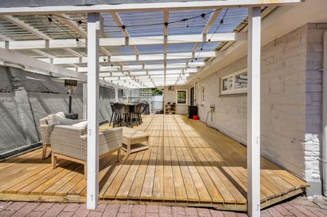 Photo of property in 10 Seymour Street, Waitara, 4320