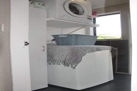 Photo of property in 33 Nassau Avenue, Grenada North, Wellington, 5028