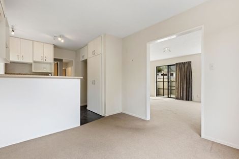 Photo of property in 2/92 North Avon Road, Richmond, Christchurch, 8013